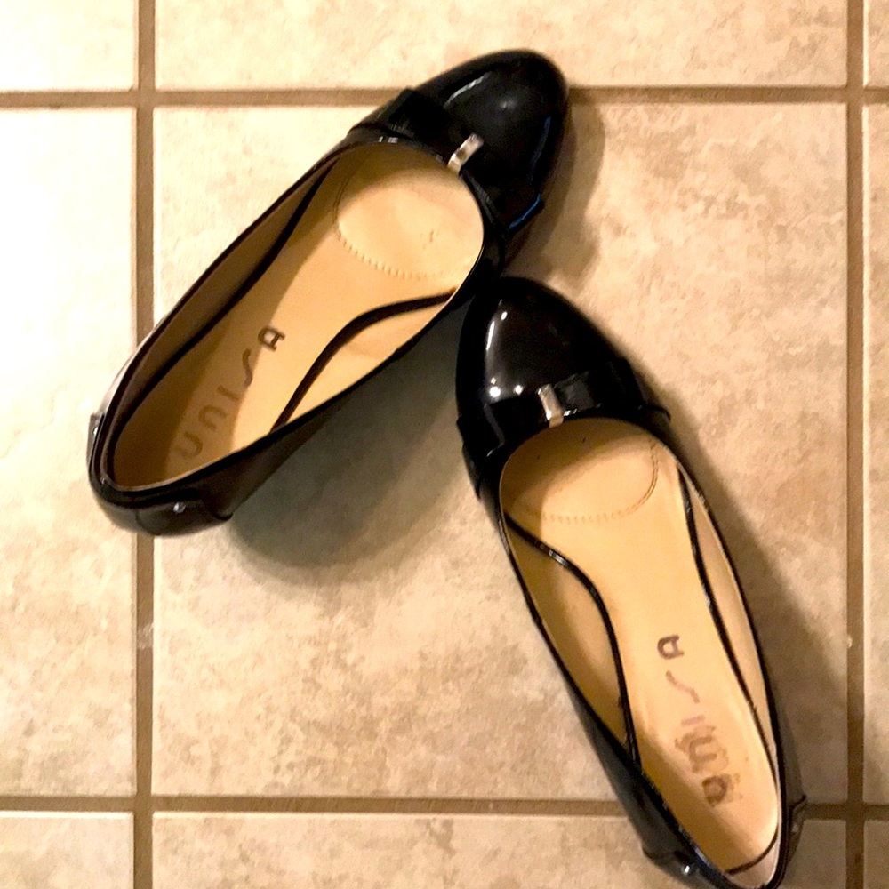 Unisa black patent shoes